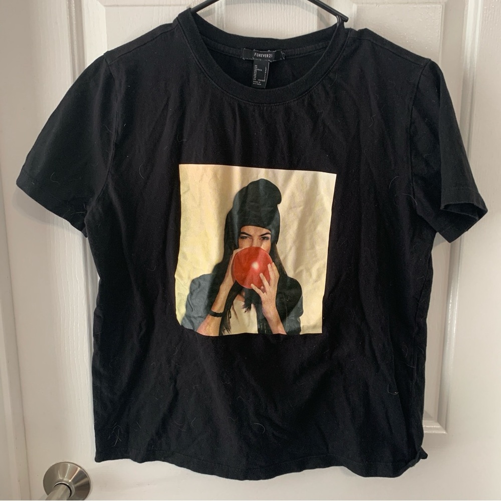Forever 21 Girl Graphic Tee Size Large